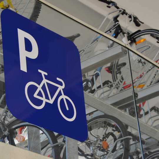 Fahrradparksysteme und -garagen