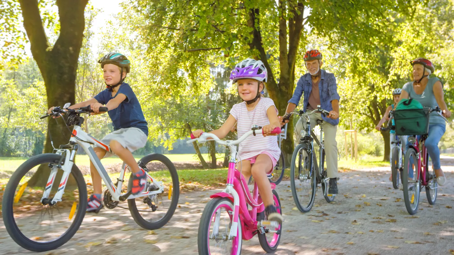 Die Rolle der Eltern bei der Unterstützung von 4-jährigen beim Fahrradfahren